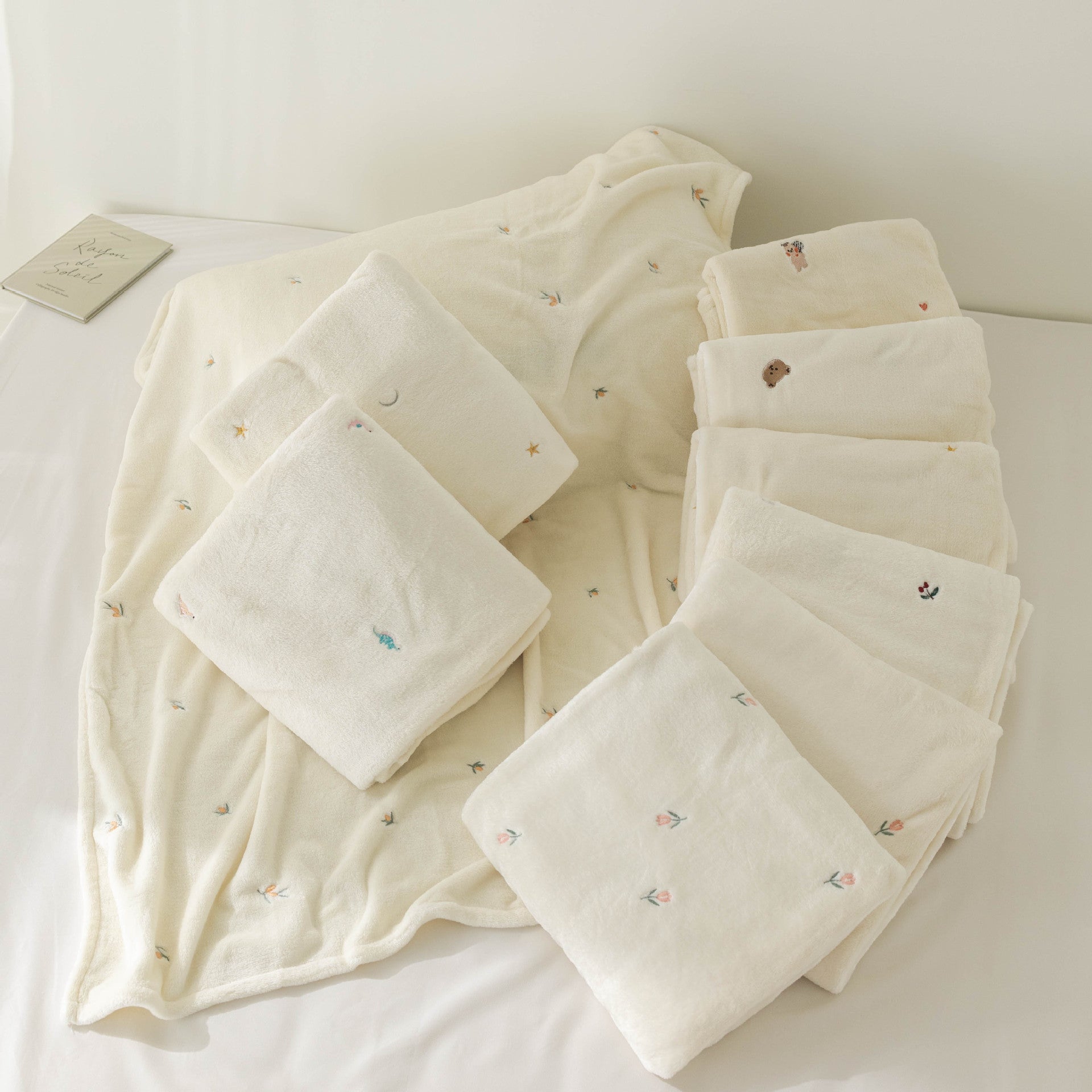 Korea Ins New Baby Velvet Blanket Baby Baby Outing Blanket Autumn and Winter Cover Blanket