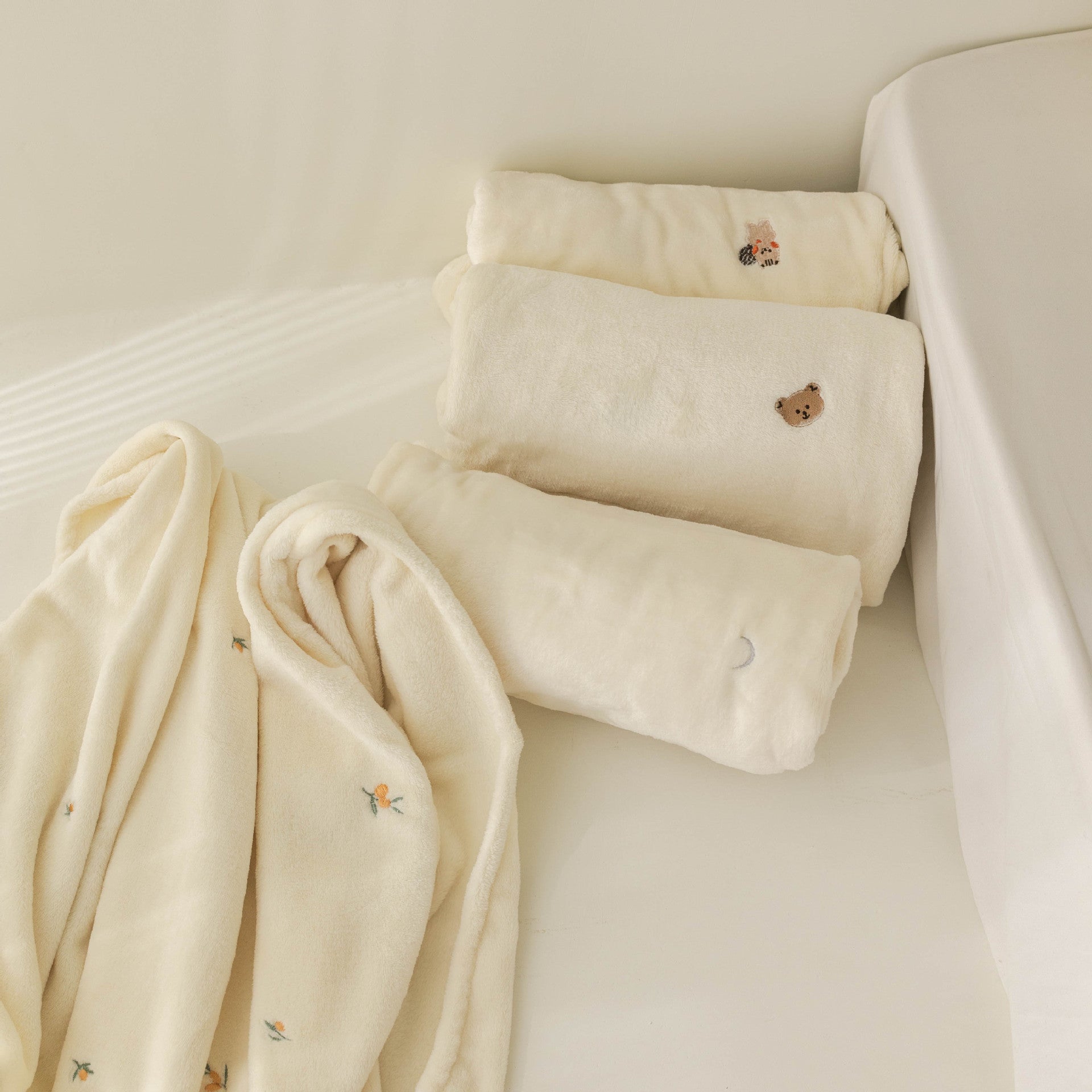 Korea Ins New Baby Velvet Blanket Baby Baby Outing Blanket Autumn and Winter Cover Blanket