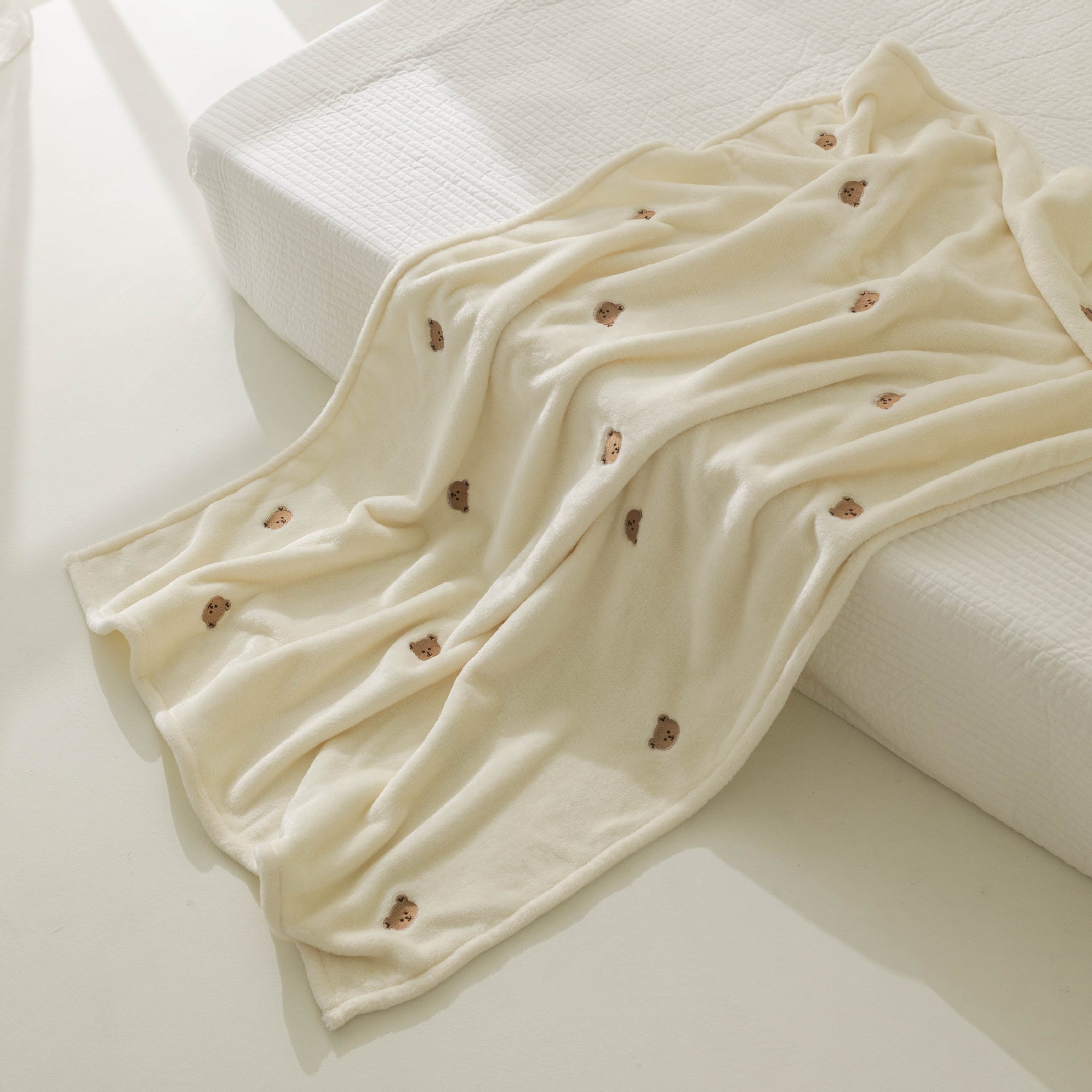 Korea Ins New Baby Velvet Blanket Baby Baby Outing Blanket Autumn and Winter Cover Blanket